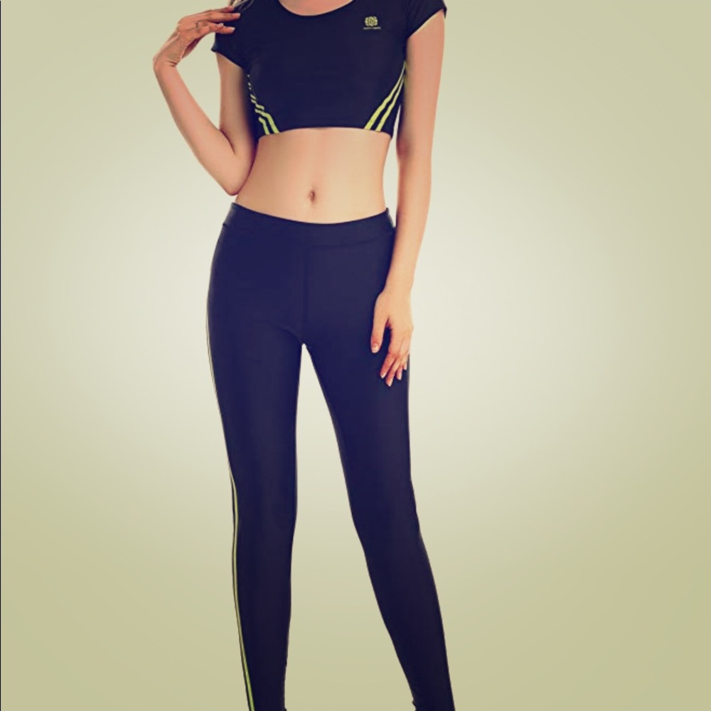 Two piece track suit sportswear